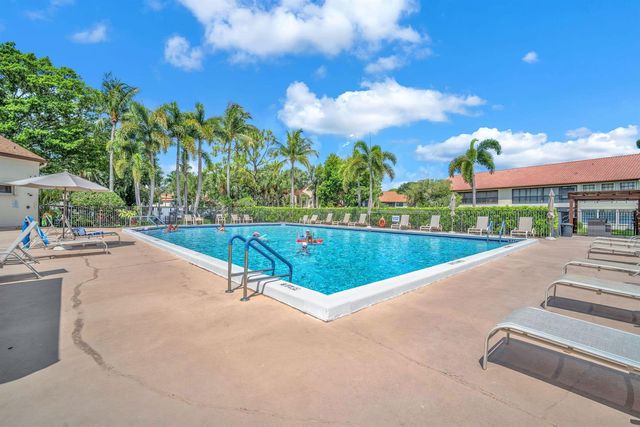 3318 Lucerne Park Drive, Greenacres, FL 33467