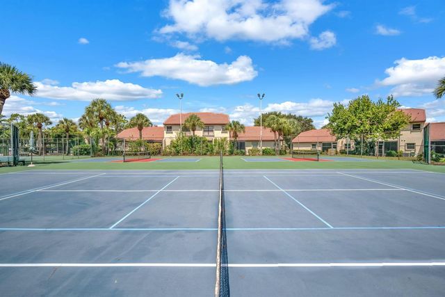 3318 Lucerne Park Drive, Greenacres, FL 33467