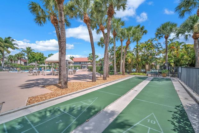 3318 Lucerne Park Drive, Greenacres, FL 33467