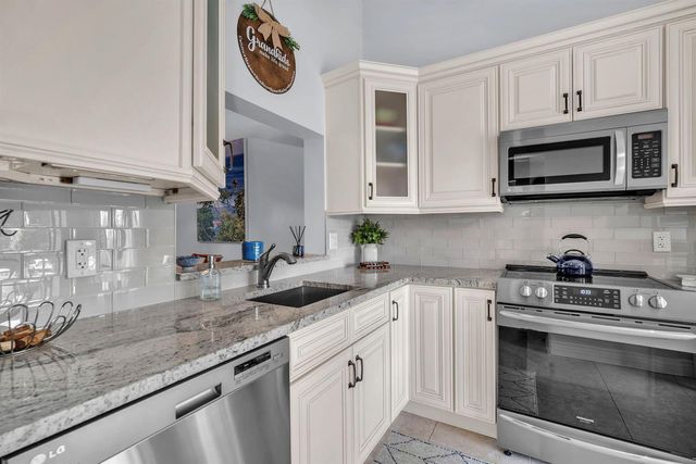3318 Lucerne Park Drive, Greenacres, FL 33467