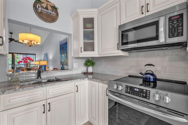 3318 Lucerne Park Drive, Greenacres, FL 33467