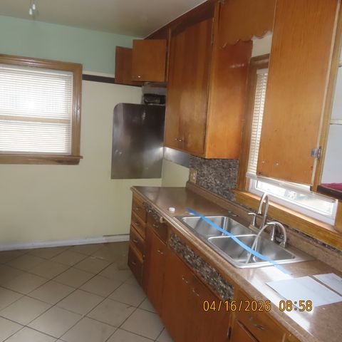 1929 S 7th Avenue, Maywood, IL 60153