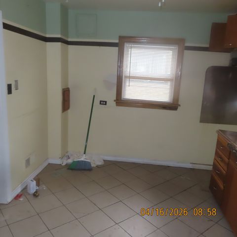 1929 S 7th Avenue, Maywood, IL 60153