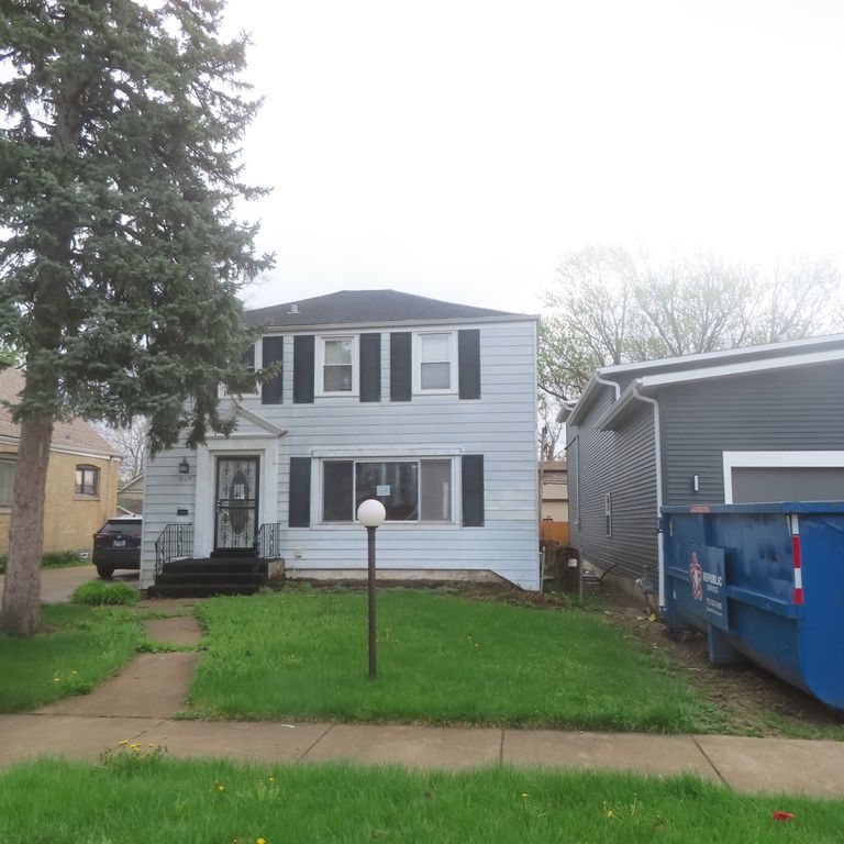 1929 S 7th Avenue, Maywood, IL 60153
