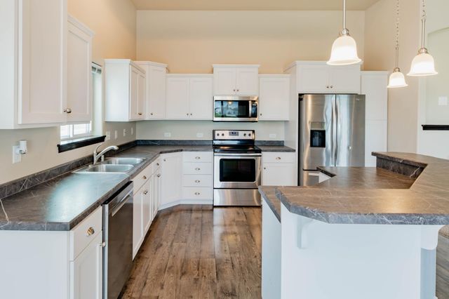 3034 38th Avenue S, Moorhead, MN 56560