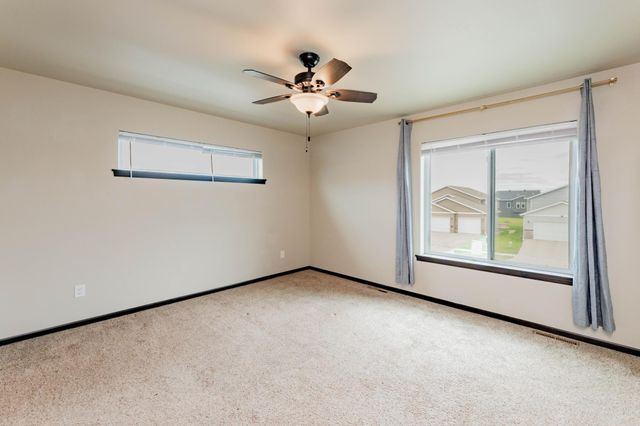 3034 38th Avenue S, Moorhead, MN 56560