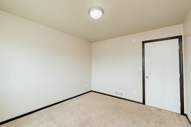 3034 38th Avenue S, Moorhead, MN 56560