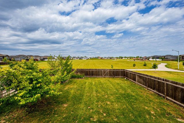3034 38th Avenue S, Moorhead, MN 56560