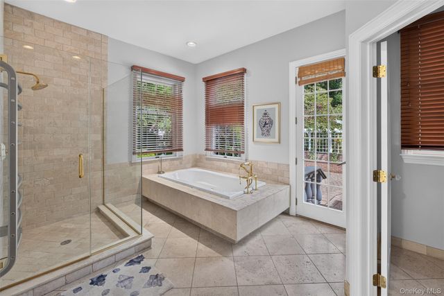11 Danton Lane N, Locust Valley, NY 11560