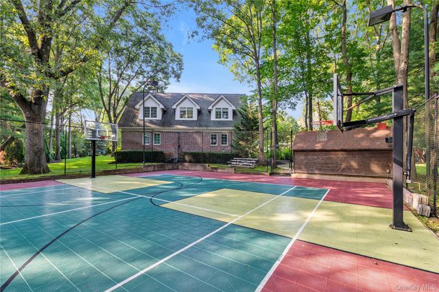 11 Danton Lane N, Locust Valley, NY 11560