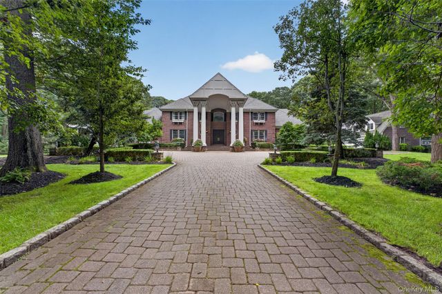 11 Danton Lane N, Locust Valley, NY 11560
