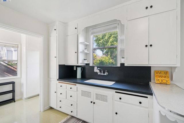 2200 Peach St, Pinole, CA 94564