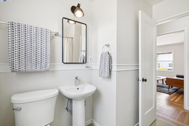 2200 Peach St, Pinole, CA 94564