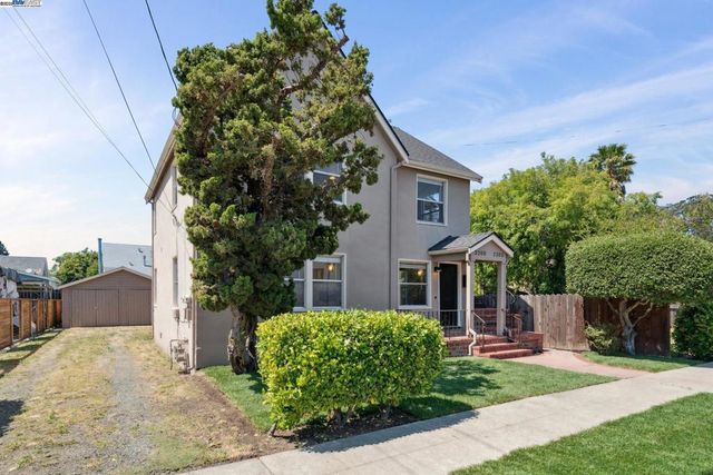 2200 Peach St, Pinole, CA 94564