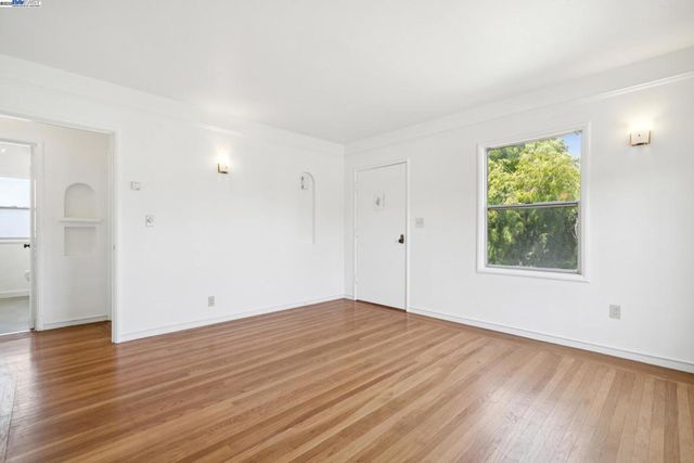 2200 Peach St, Pinole, CA 94564