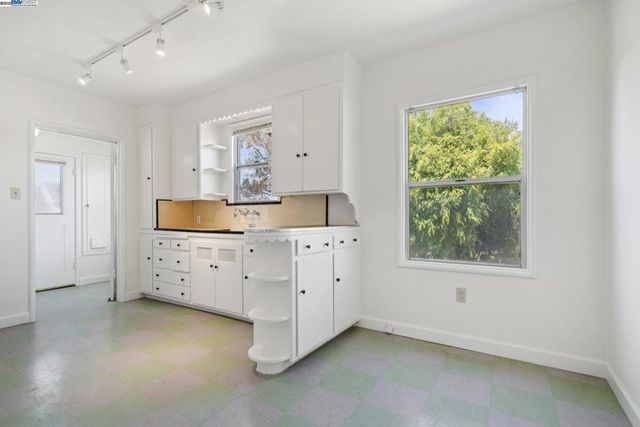 2200 Peach St, Pinole, CA 94564