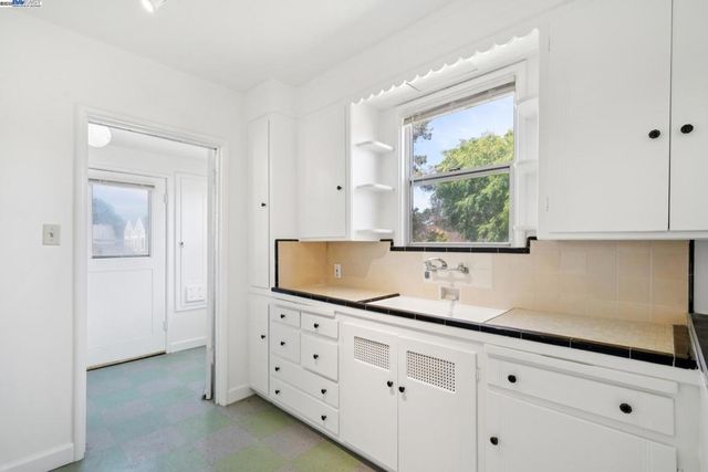 2200 Peach St, Pinole, CA 94564