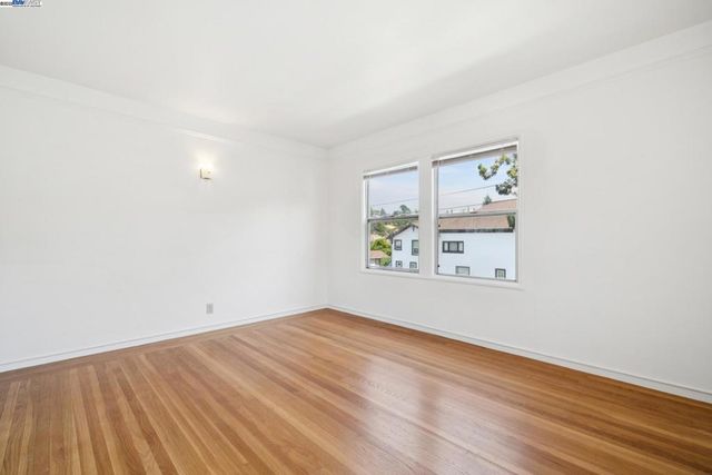 2200 Peach St, Pinole, CA 94564