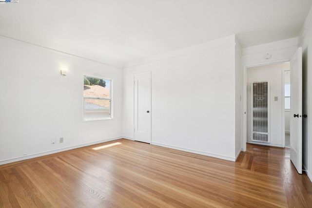 2200 Peach St, Pinole, CA 94564