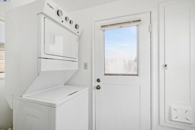 2200 Peach St, Pinole, CA 94564