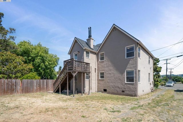 2200 Peach St, Pinole, CA 94564