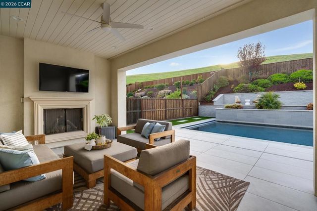 2130 Elderberry Dr, San Ramon, CA 94582