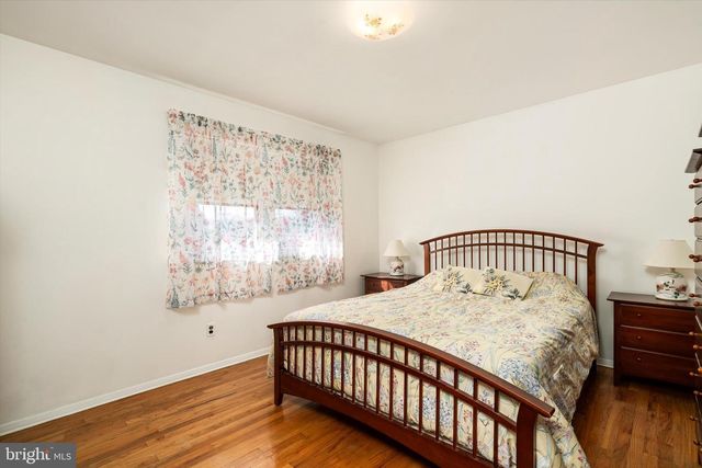 2 ROCKLEIGH DR, Ewing, NJ 08628