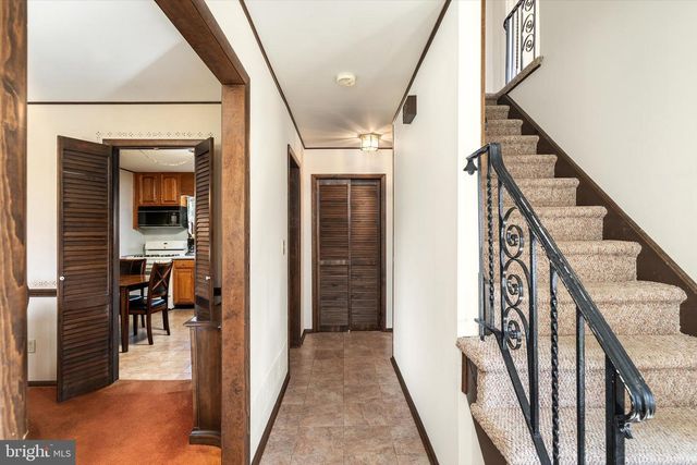 2 ROCKLEIGH DR, Ewing, NJ 08628