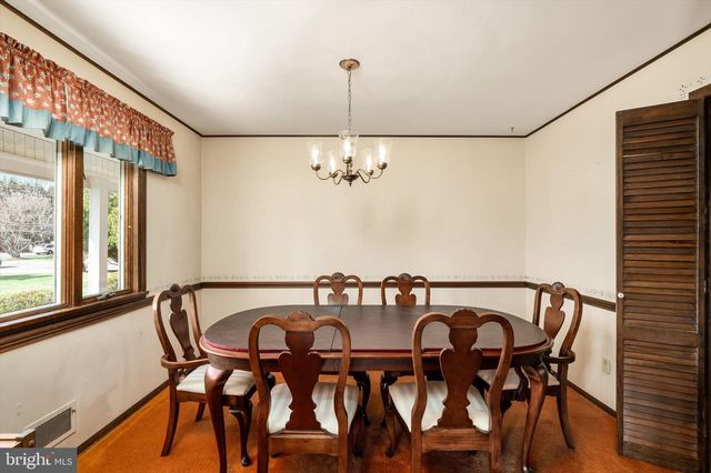 2 ROCKLEIGH DR, Ewing, NJ 08628