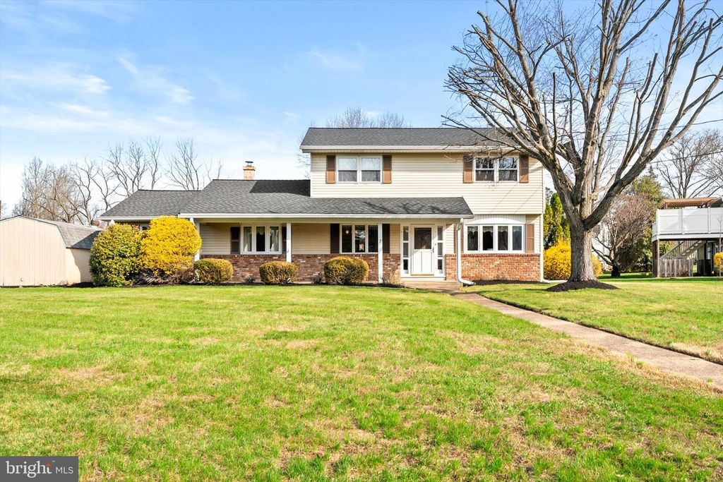 2 ROCKLEIGH DR, Ewing, NJ 08628