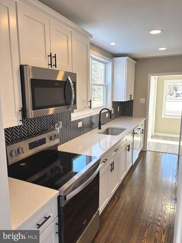 402 BOULEVARD ST, Florence, NJ 08518