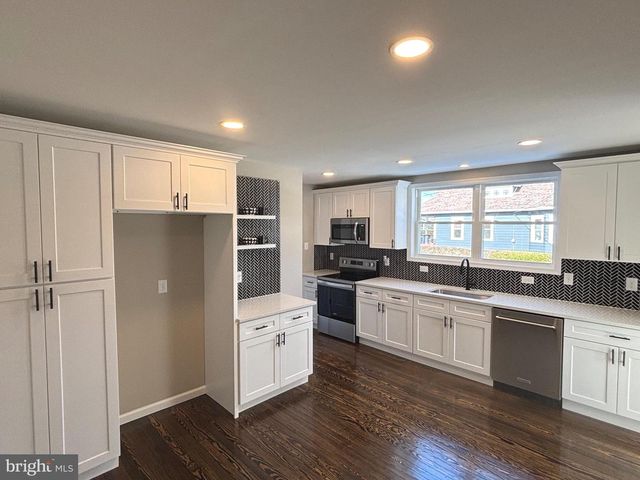 402 BOULEVARD ST, Florence, NJ 08518