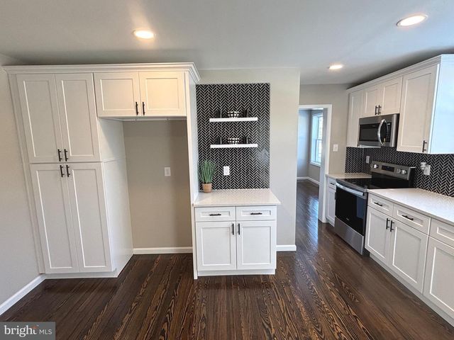 402 BOULEVARD ST, Florence, NJ 08518