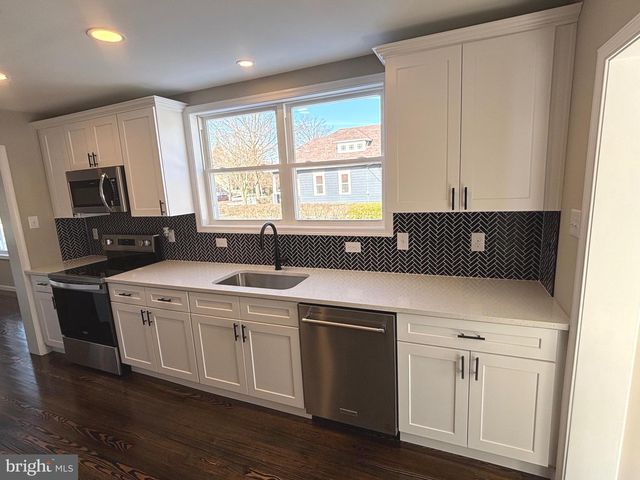 402 BOULEVARD ST, Florence, NJ 08518