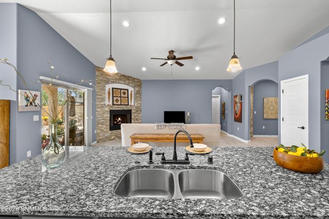 940 Flora Vista Drive, Las Cruces, NM 88007