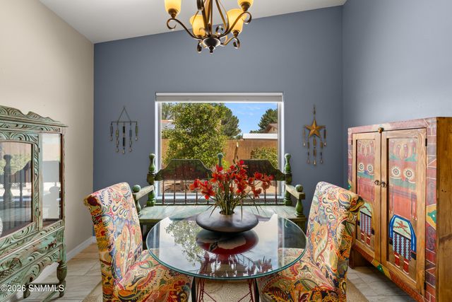 940 Flora Vista Drive, Las Cruces, NM 88007
