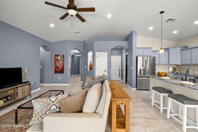 940 Flora Vista Drive, Las Cruces, NM 88007