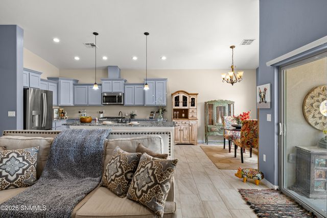 940 Flora Vista Drive, Las Cruces, NM 88007