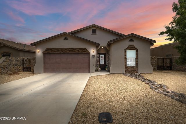 940 Flora Vista Drive, Las Cruces, NM 88007