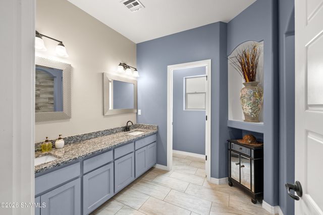 940 Flora Vista Drive, Las Cruces, NM 88007