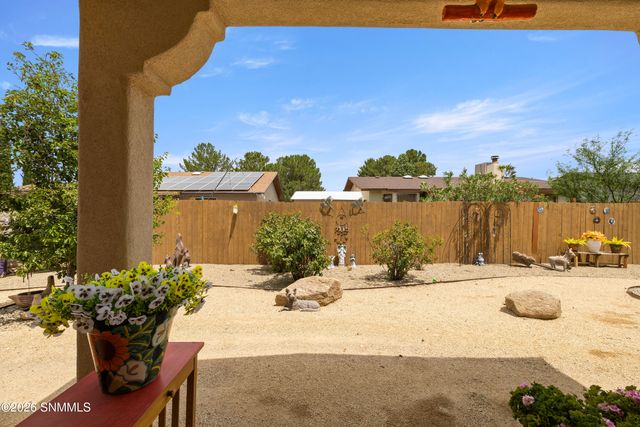 940 Flora Vista Drive, Las Cruces, NM 88007