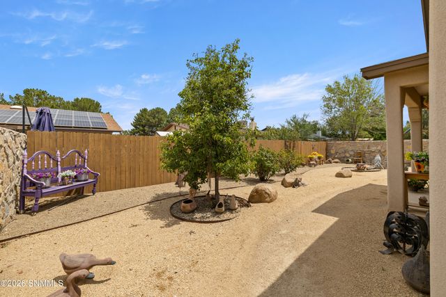 940 Flora Vista Drive, Las Cruces, NM 88007