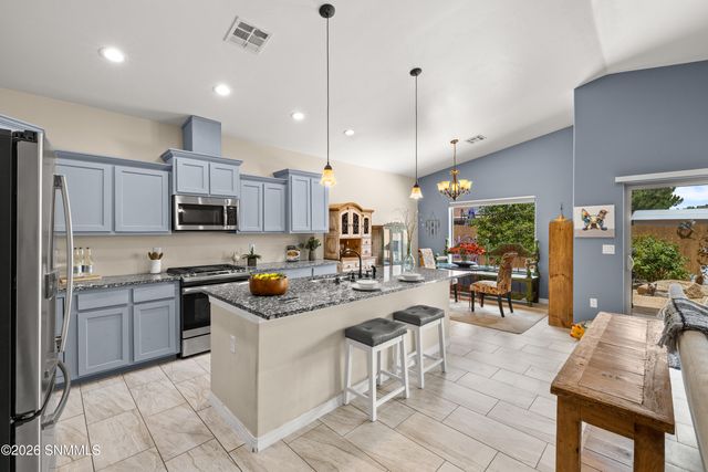940 Flora Vista Drive, Las Cruces, NM 88007