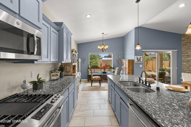 940 Flora Vista Drive, Las Cruces, NM 88007