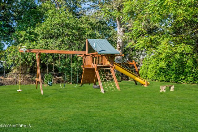 481 Eagle Point Drive, Toms River, NJ 08753