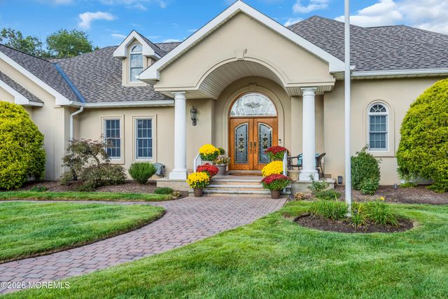 481 Eagle Point Drive, Toms River, NJ 08753