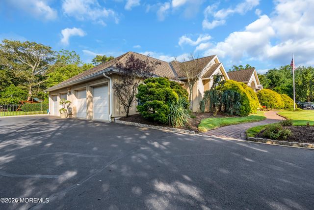 481 Eagle Point Drive, Toms River, NJ 08753