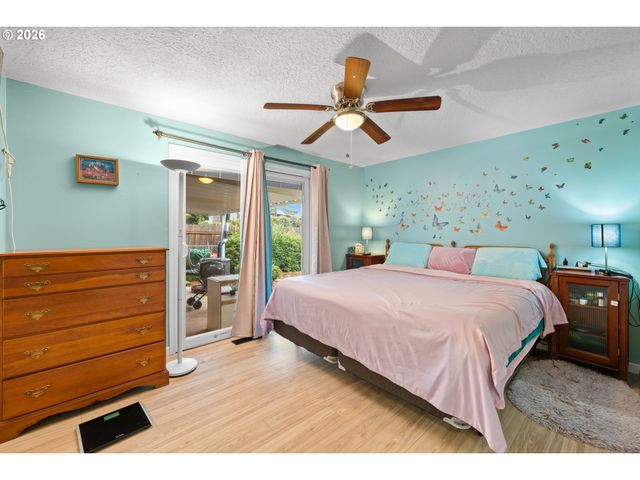 2267 OREGON Ct, Woodburn, OR 97071