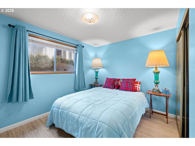 2267 OREGON Ct, Woodburn, OR 97071