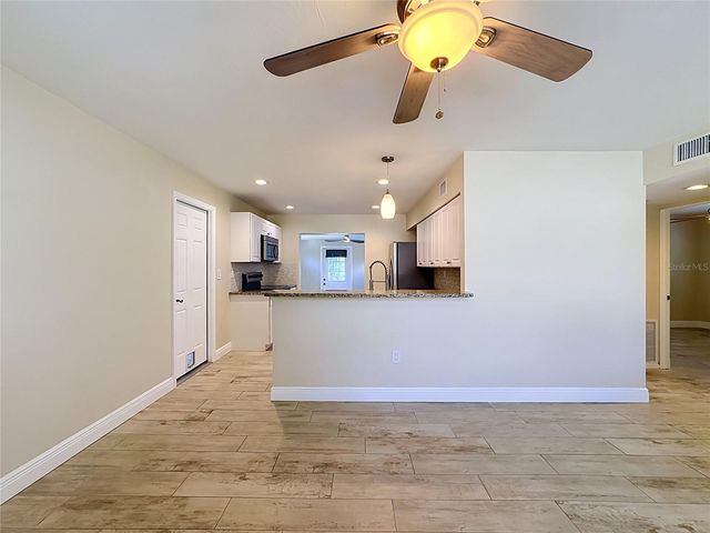 2212 VINSON AVENUE, Sarasota, FL 34232